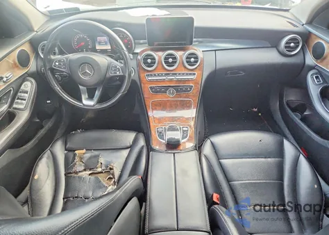 2015 Mercedes-Benz C 300 4Matic z USA, uszkodzony, nr VIN 55SWF4KB8FU042794